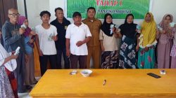 Serahkan BLT, Pnj Kades Tangkombuno Berharap Bisa Ringankan Beban Ekonomi Keluarga